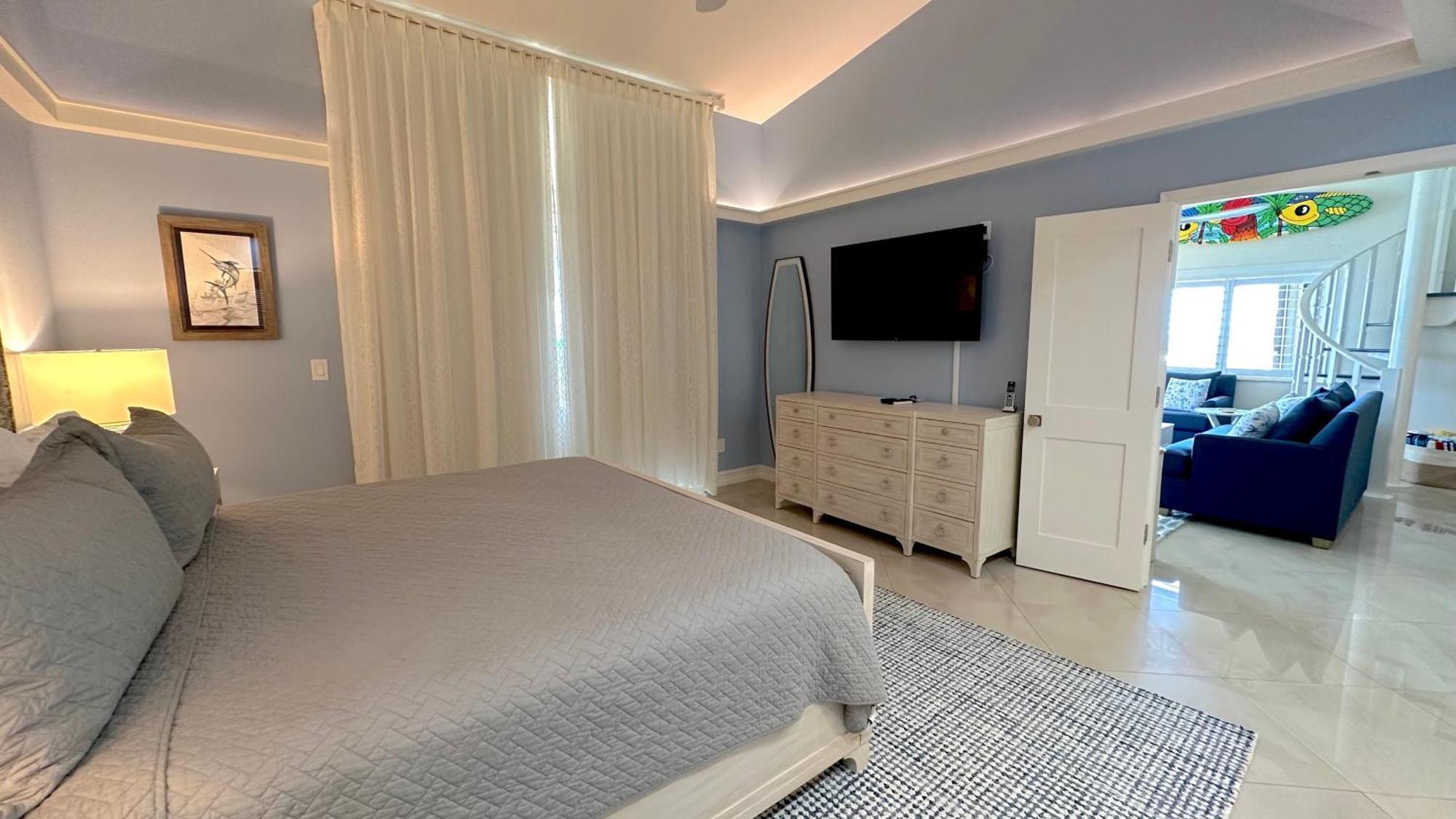 Club Paradise Penthouse 401